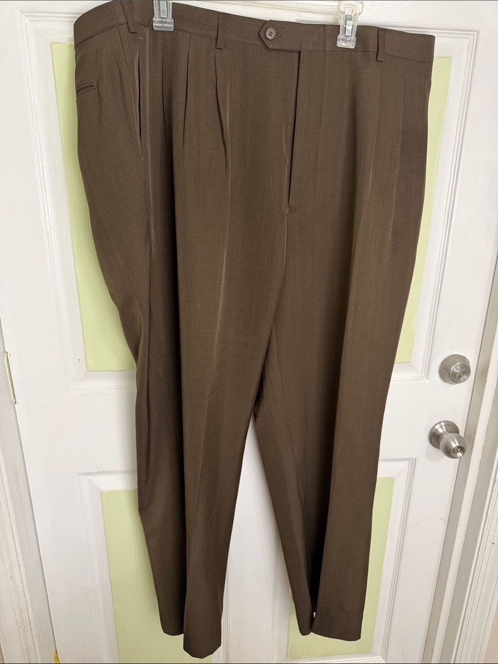Avanti Brown Men's Pleated Dress Pants